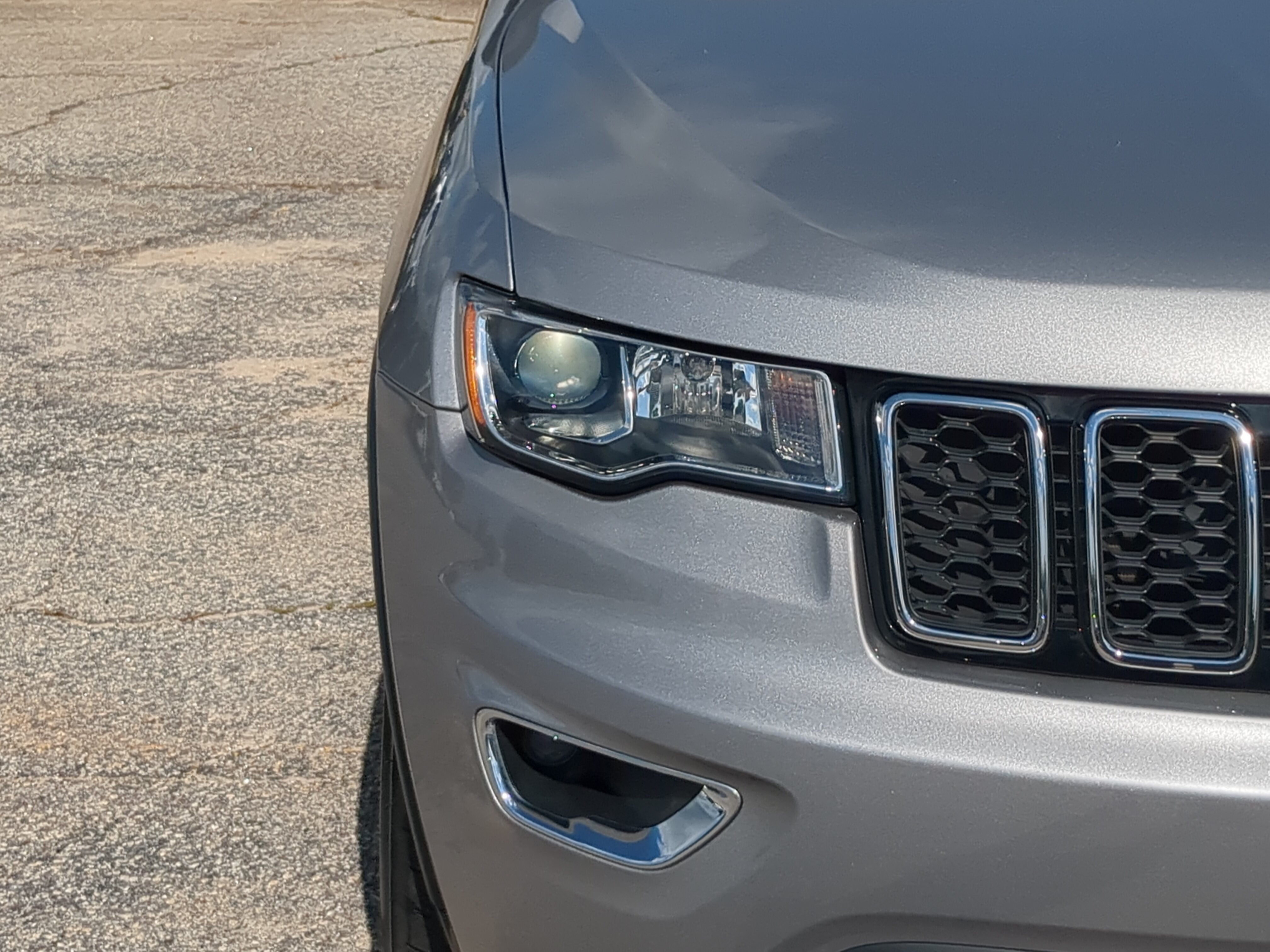 Used 2021 Jeep Grand Cherokee Laredo RWD image 8