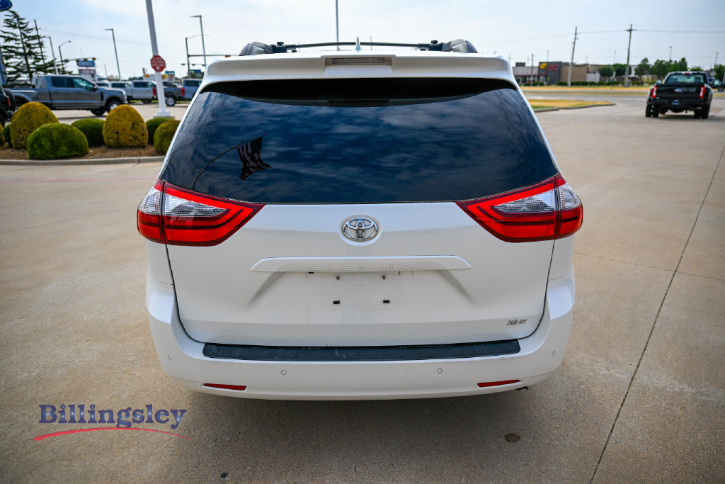 Used 2020 Toyota Sienna XLE Premium FWD image 6