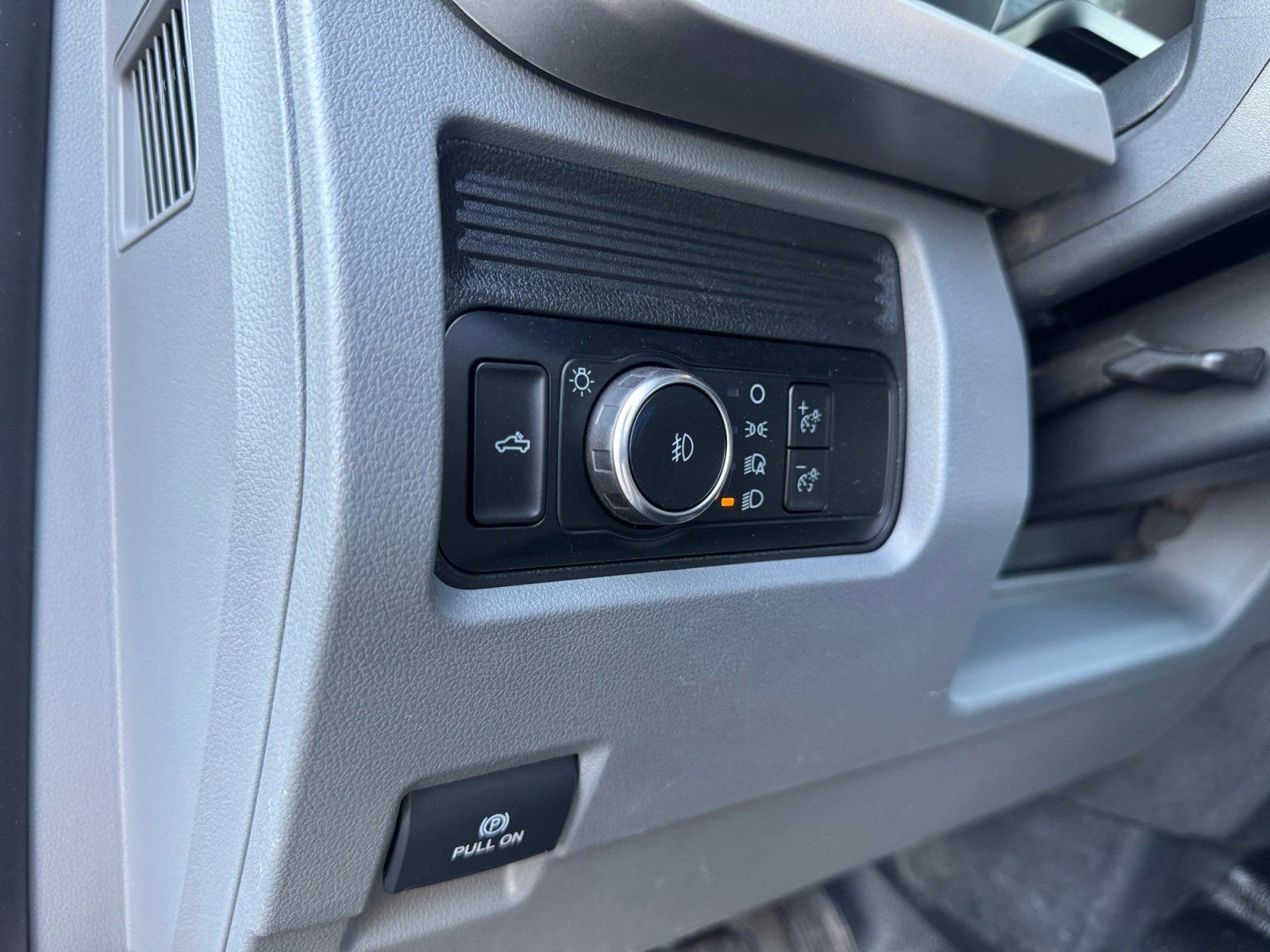 Certified 2023 Ford F250 XL w/ FX4 Off-Road Package AWD/4WD image 21