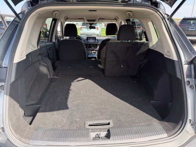 Used 2023 Nissan Rogue SV AWD/4WD image 31