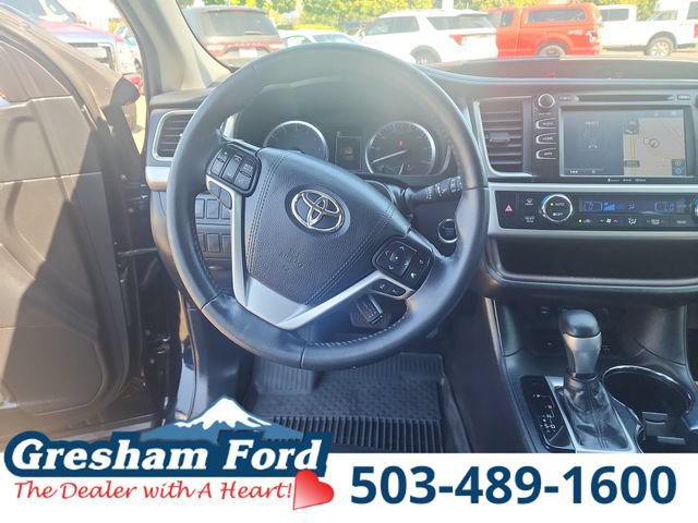 Used 2019 Toyota Highlander XLE AWD/4WD image 20