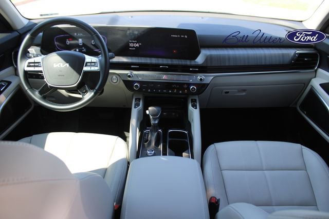 Used 2025 Kia Telluride EX w/ EX Captain's Chair Package FWD image 16