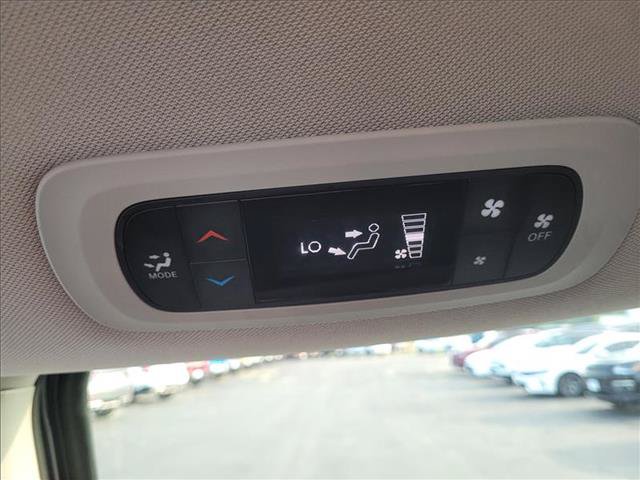Used 2023 Chrysler Voyager LX FWD image 11