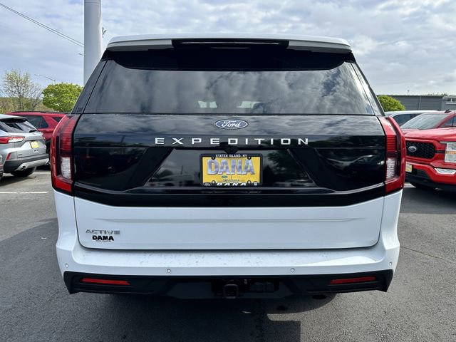 Certified 2025 Ford Expedition Active AWD/4WD image 4
