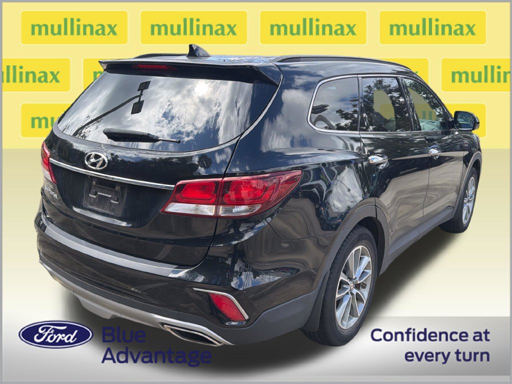 Used 2018 Hyundai Santa Fe SE w/ Cargo Package FWD image 4