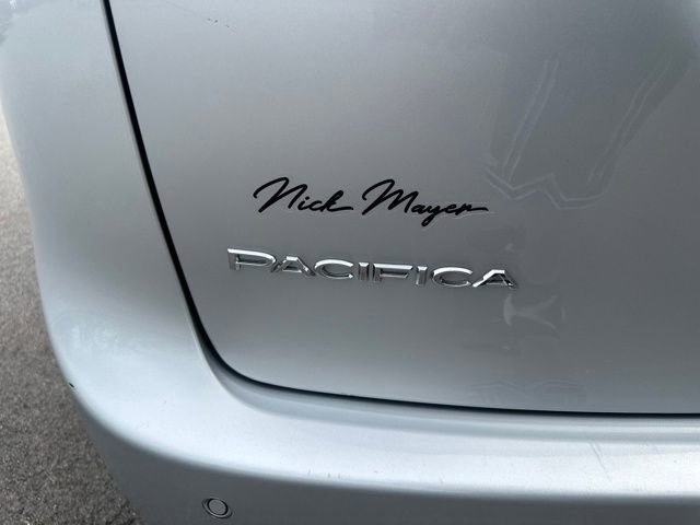 Used 2023 Chrysler Pacifica Limited FWD image 26