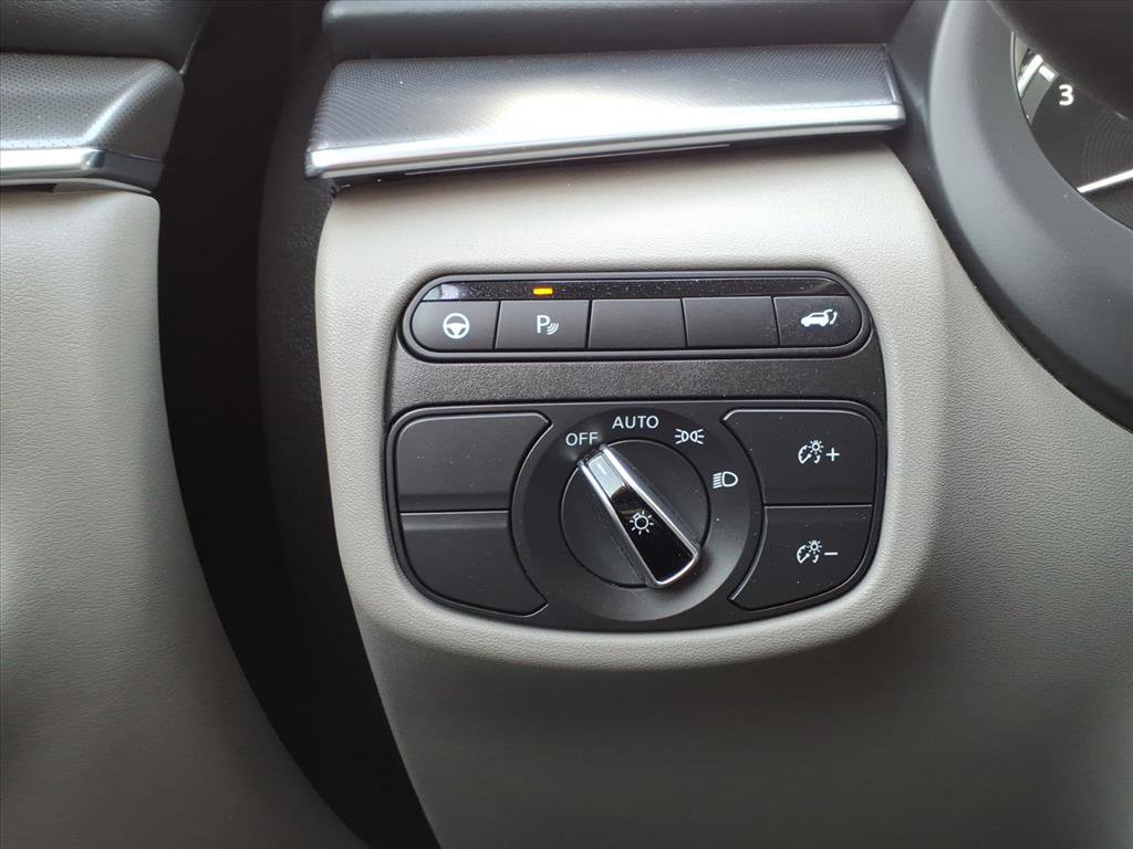 Used 2023 INFINITI QX50 Luxe image 22