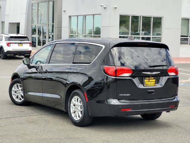 Used 2021 Chrysler Voyager LX FWD image 6