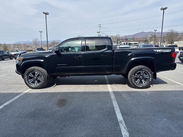 Used 2019 Toyota Tacoma TRD Sport w/ Technology Package AWD/4WD image 2