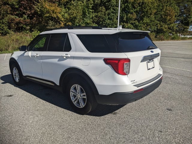 Certified 2023 Ford Explorer XLT image 3