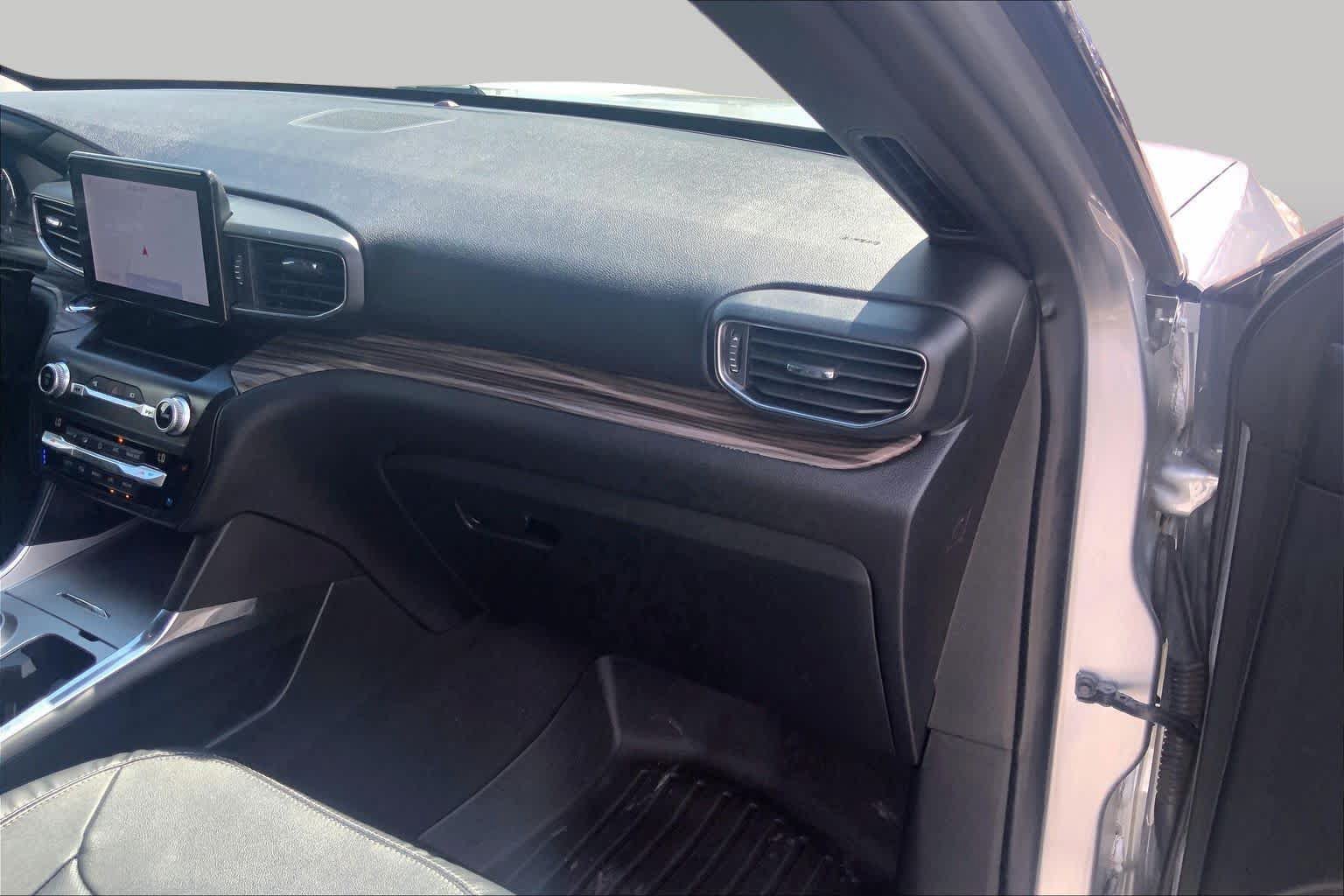 Certified 2020 Ford Explorer Limited AWD/4WD image 19