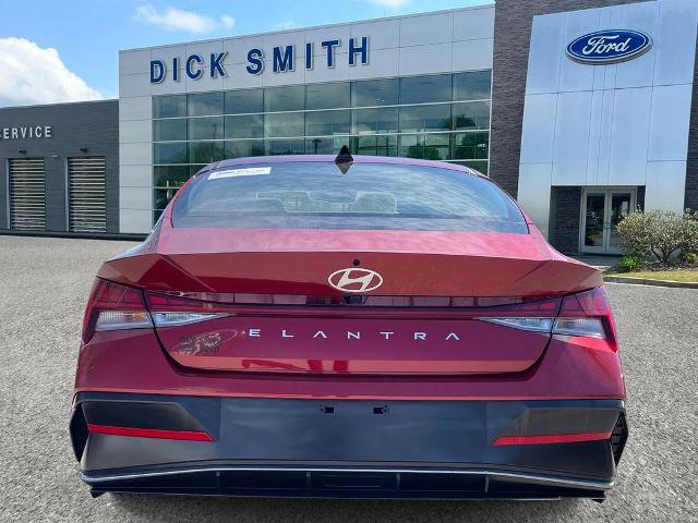 Used 2025 Hyundai Elantra SEL video 2