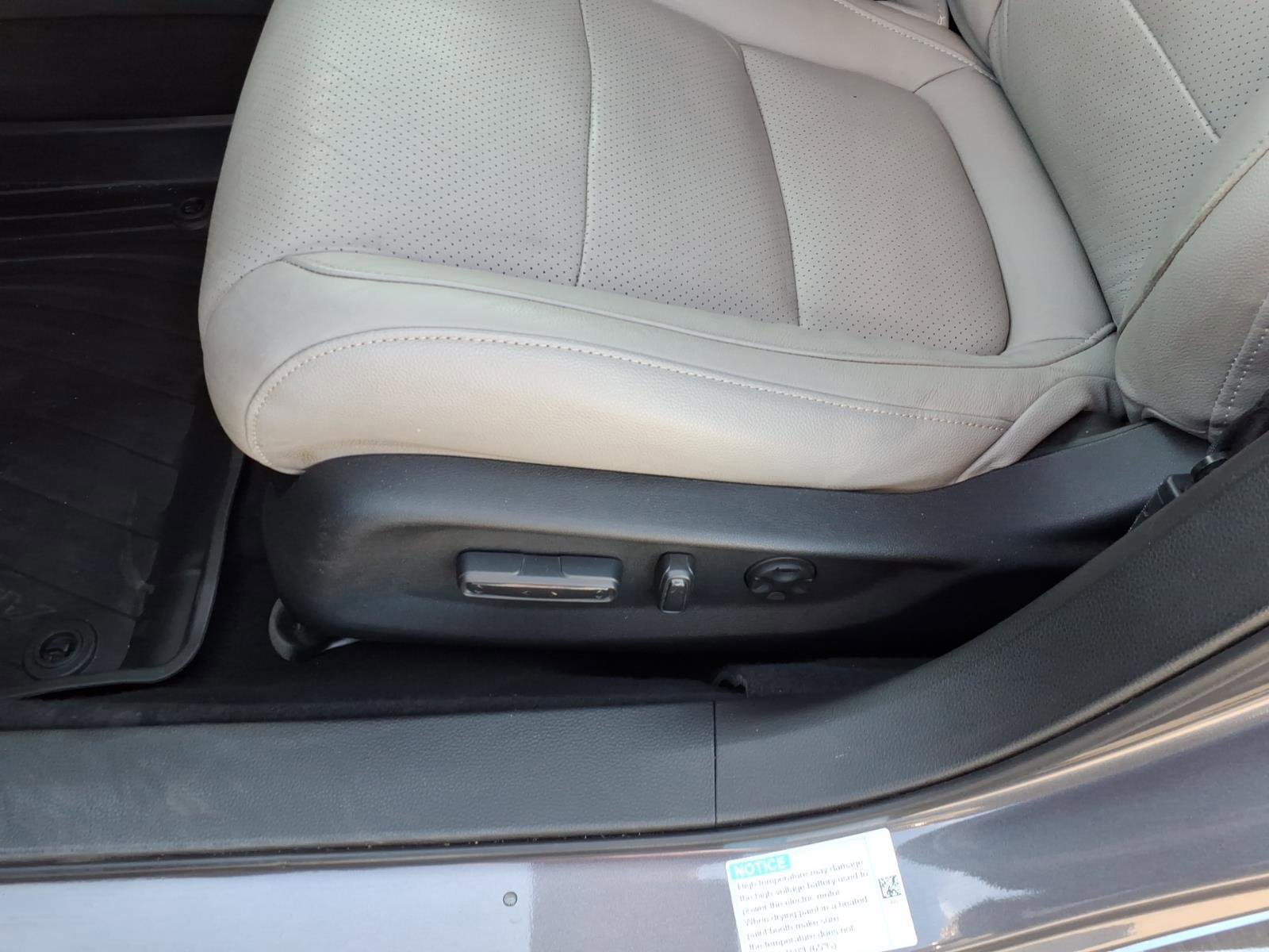 Used 2019 Honda Accord EX image 13