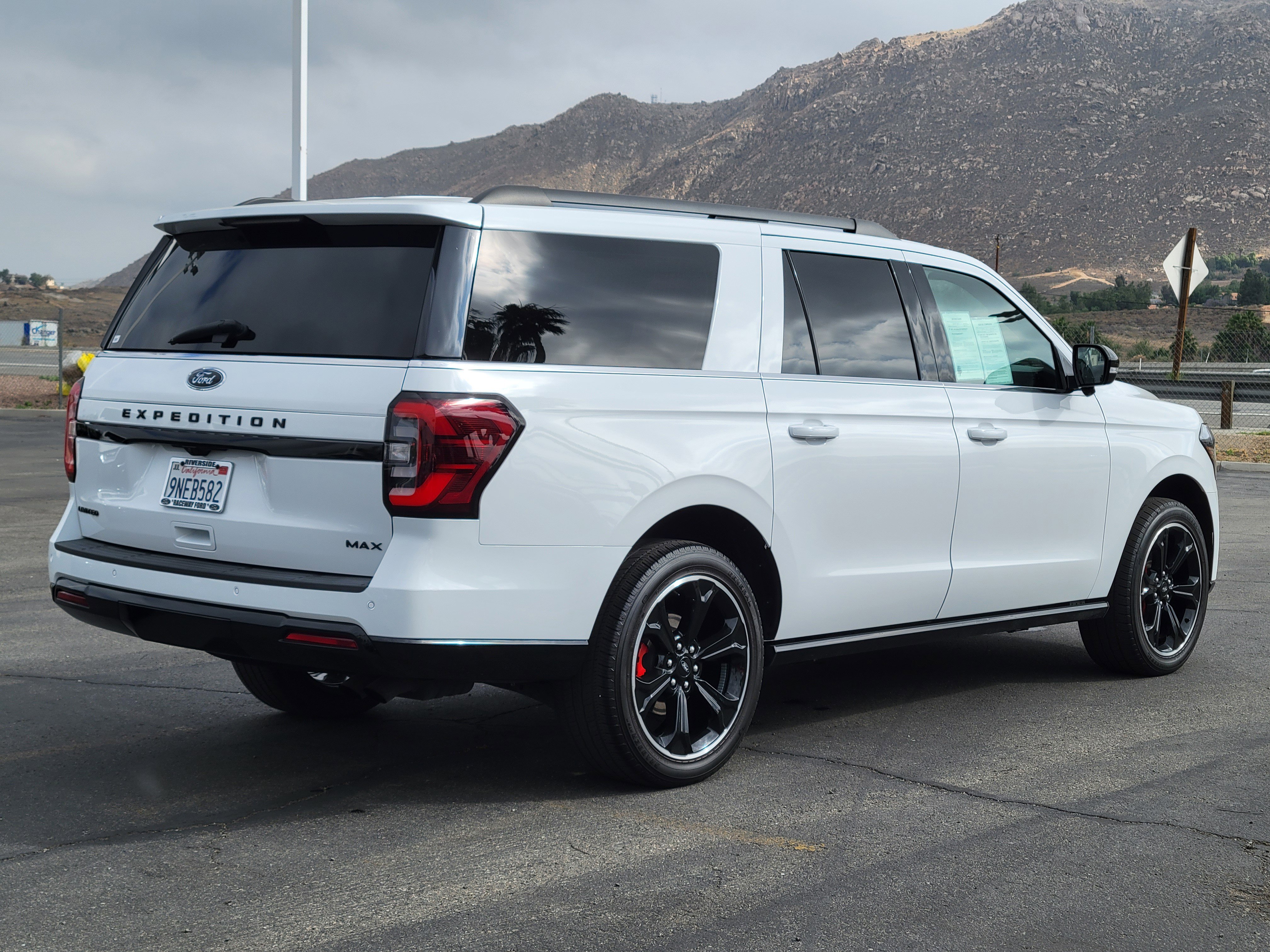 Certified 2024 Ford Expedition Max Limited AWD/4WD image 2