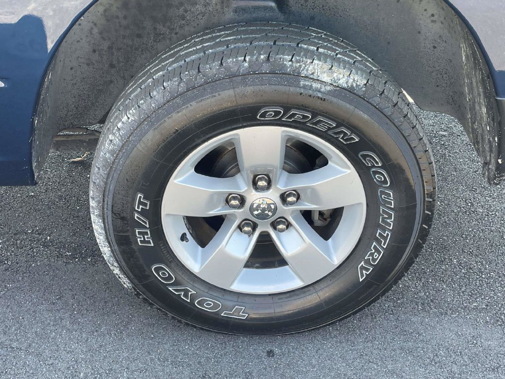 Used 2021 RAM 1500 Classic SLT RWD image 9