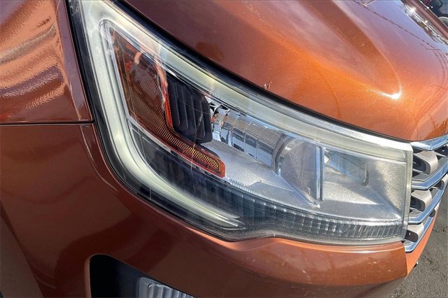 Certified 2017 Ford Explorer XLT w/ Equipment Group 201A image 28