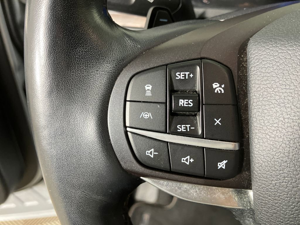 Certified 2020 Ford Explorer Platinum w/ Premium Technology Package image 17