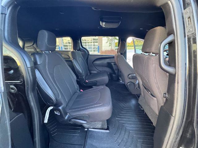 Used 2020 Chrysler Pacifica Touring w/ S Appearance Package FWD image 29