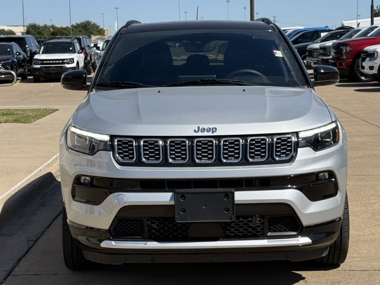 Used 2025 Jeep Compass Limited w/ Elite Group AWD/4WD image 7
