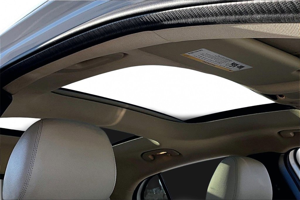 Used 2019 Mercedes-Benz GLA 250 4MATIC image 22