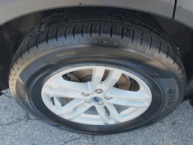 Certified 2023 Ford Explorer XLT RWD image 12