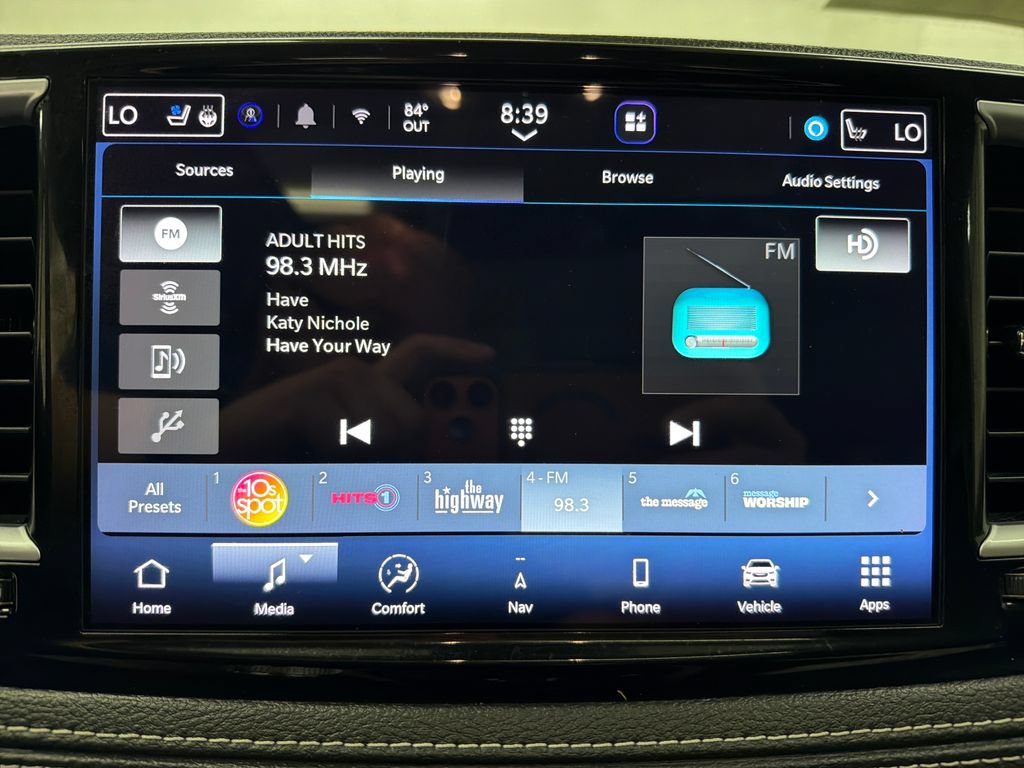 Used 2023 Chrysler Pacifica Limited FWD image 26