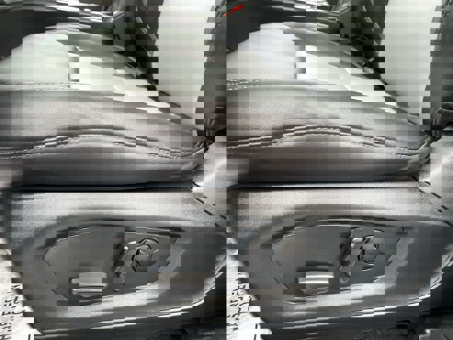 Certified 2023 Ford Explorer XLT w/ Equipment Group 202A image 5