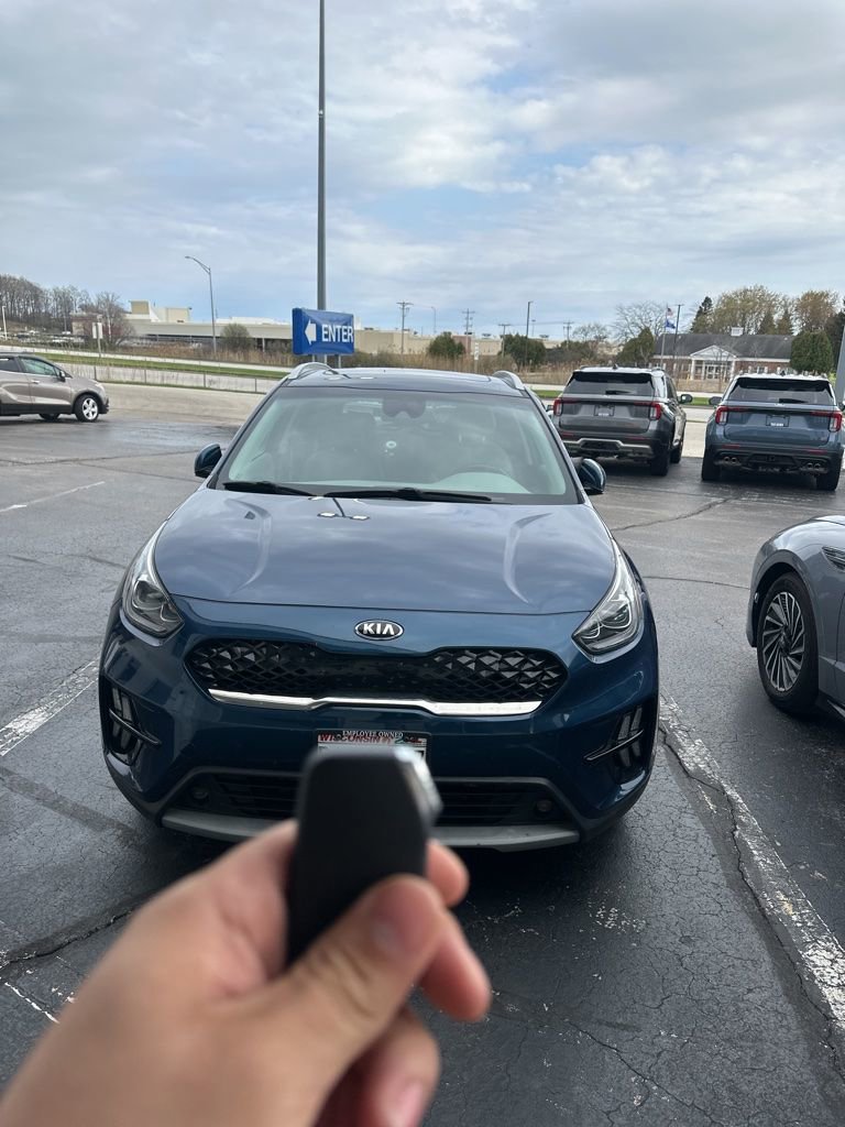 Used 2020 Kia Niro EX Premium FWD image 6