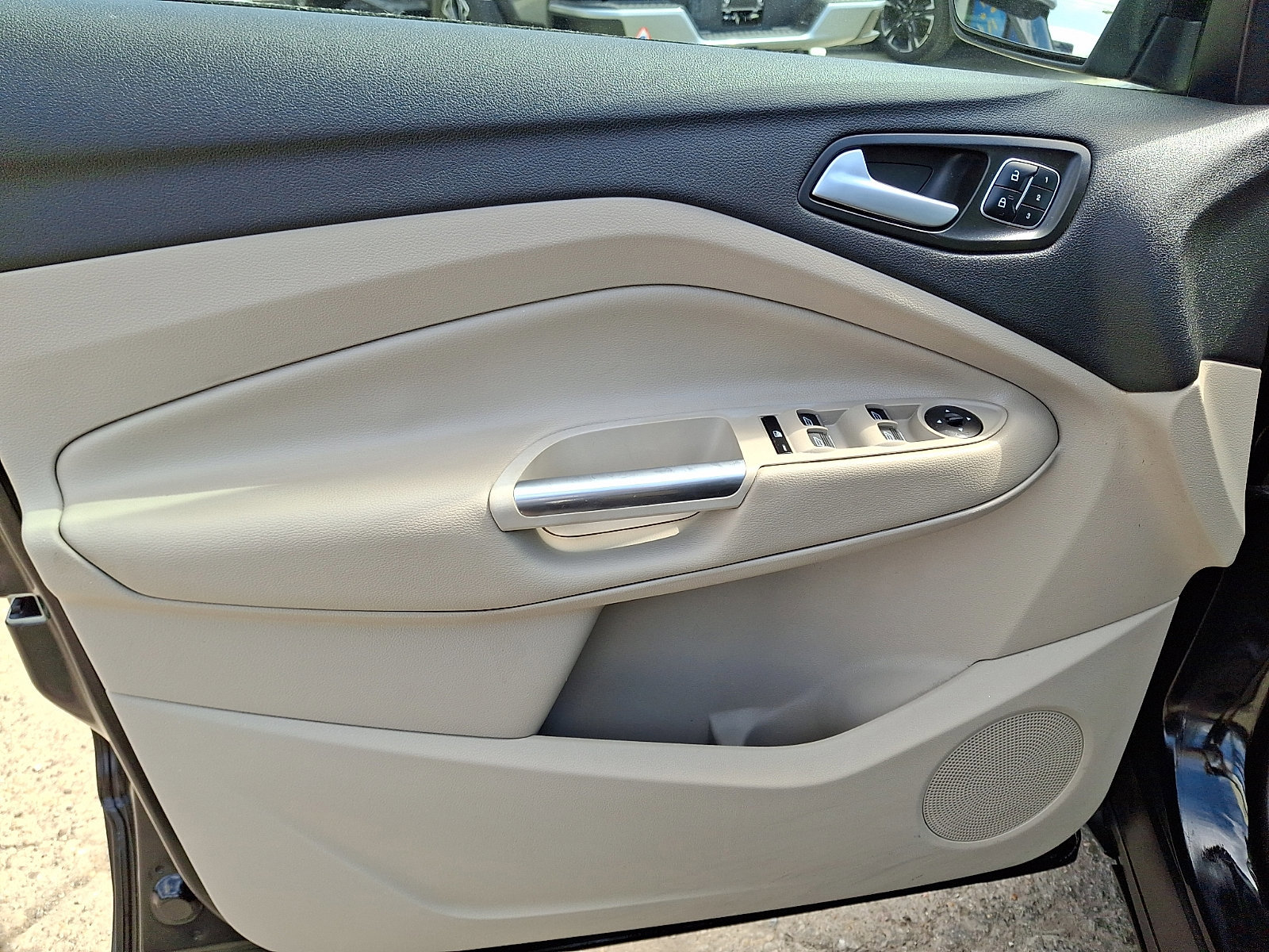 Certified 2019 Ford Escape Titanium AWD/4WD image 12