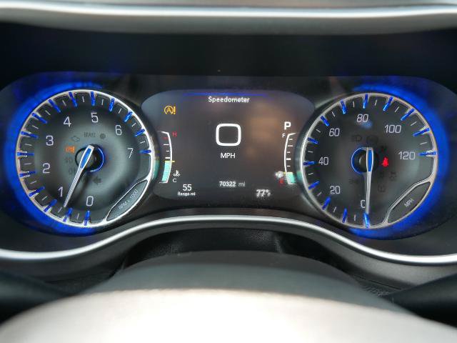 Used 2024 Chrysler Pacifica Touring-L FWD image 22