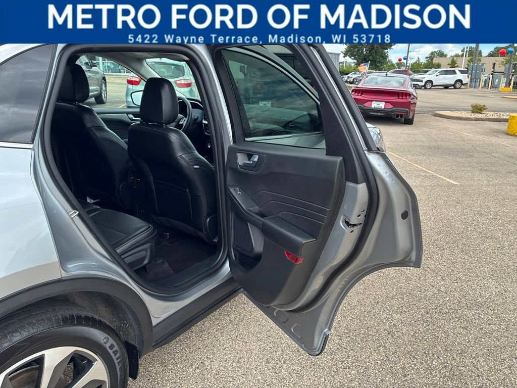 Certified 2024 Ford Escape Platinum AWD/4WD image 41