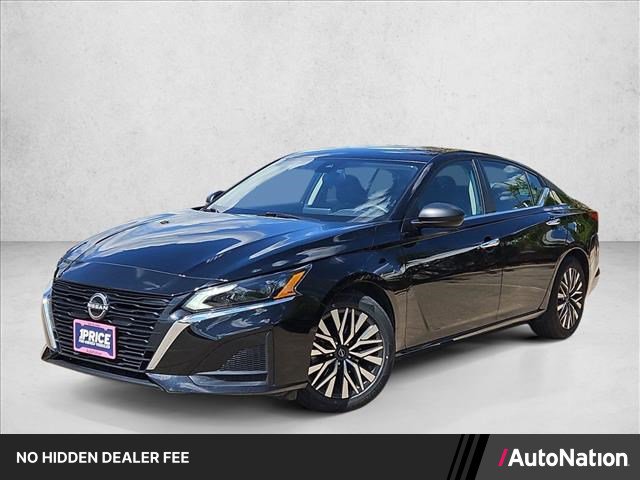 Used 2024 Nissan Altima 2.5 SV