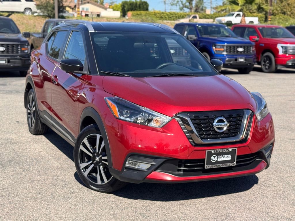 Used 2019 Nissan Kicks SR image 2