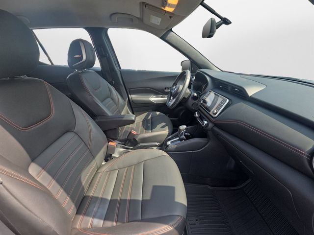 Used 2018 Nissan Kicks SR w/ Premium Package FWD image 17