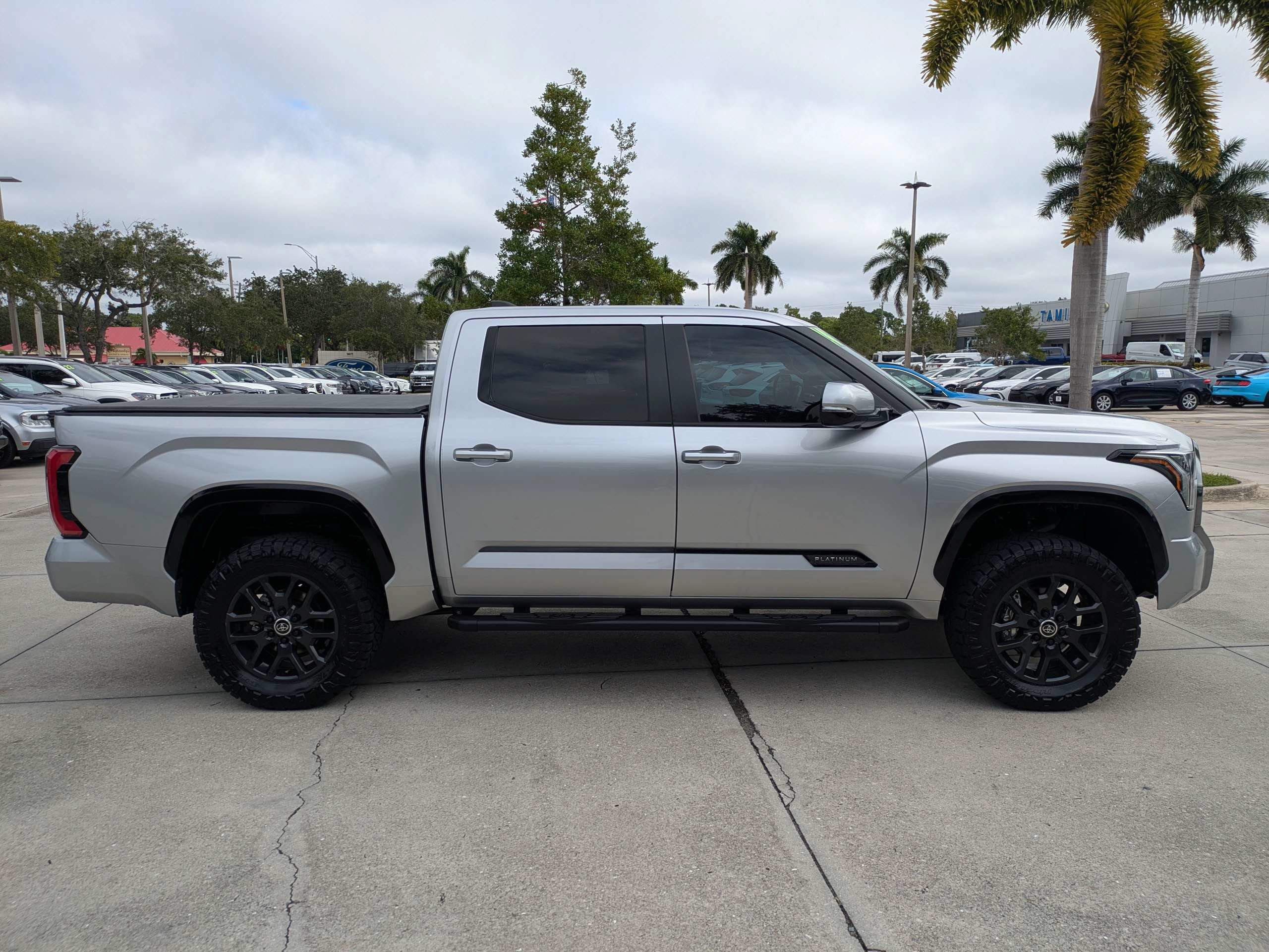 Used 2024 Toyota Tundra Platinum AWD/4WD image 3