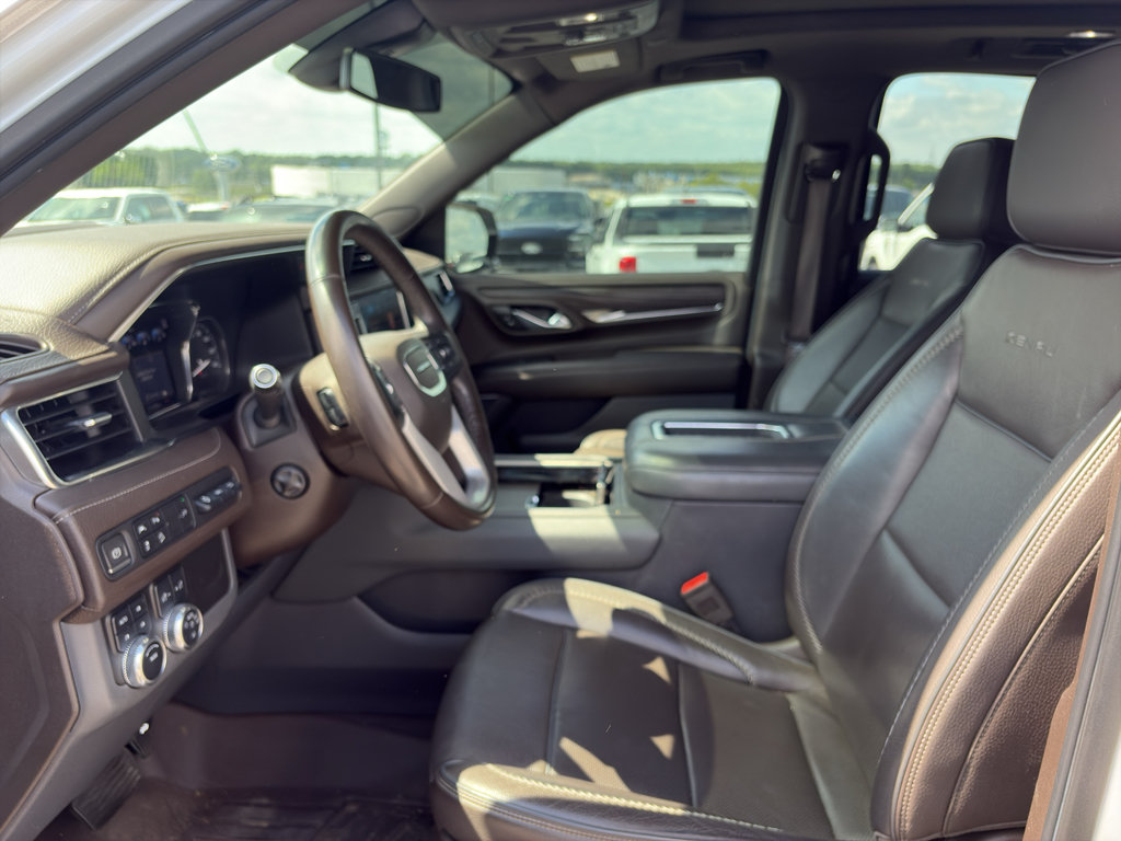 Used 2021 GMC Yukon XL Denali AWD/4WD image 8