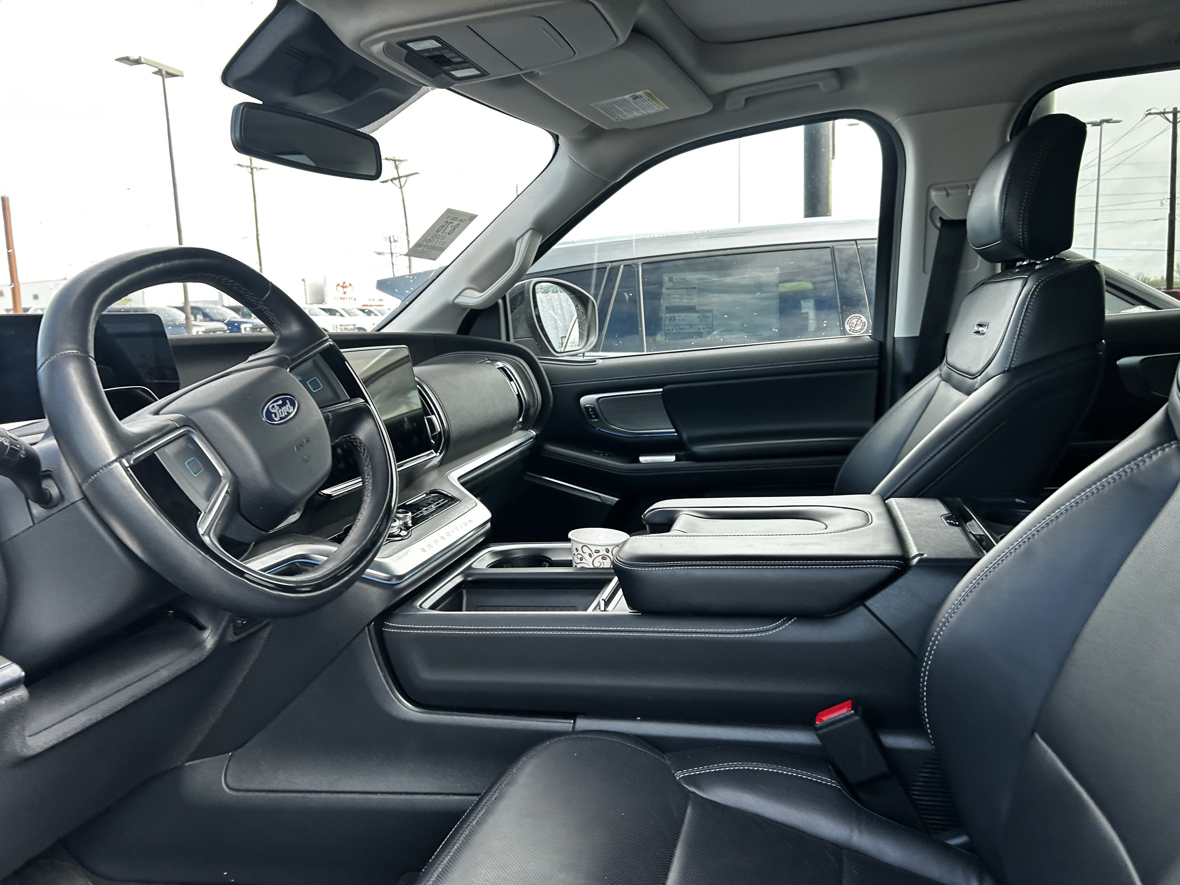Certified 2025 Ford Expedition Platinum AWD/4WD image 9