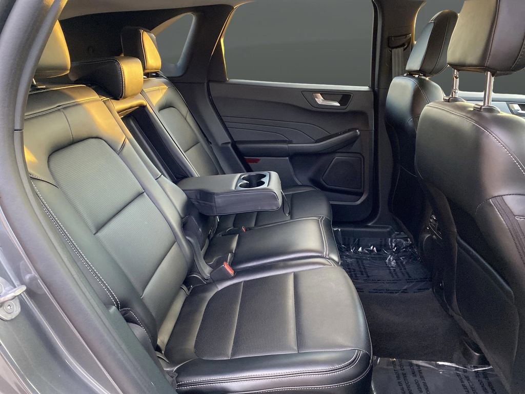 Certified 2025 Ford Escape Platinum image 39