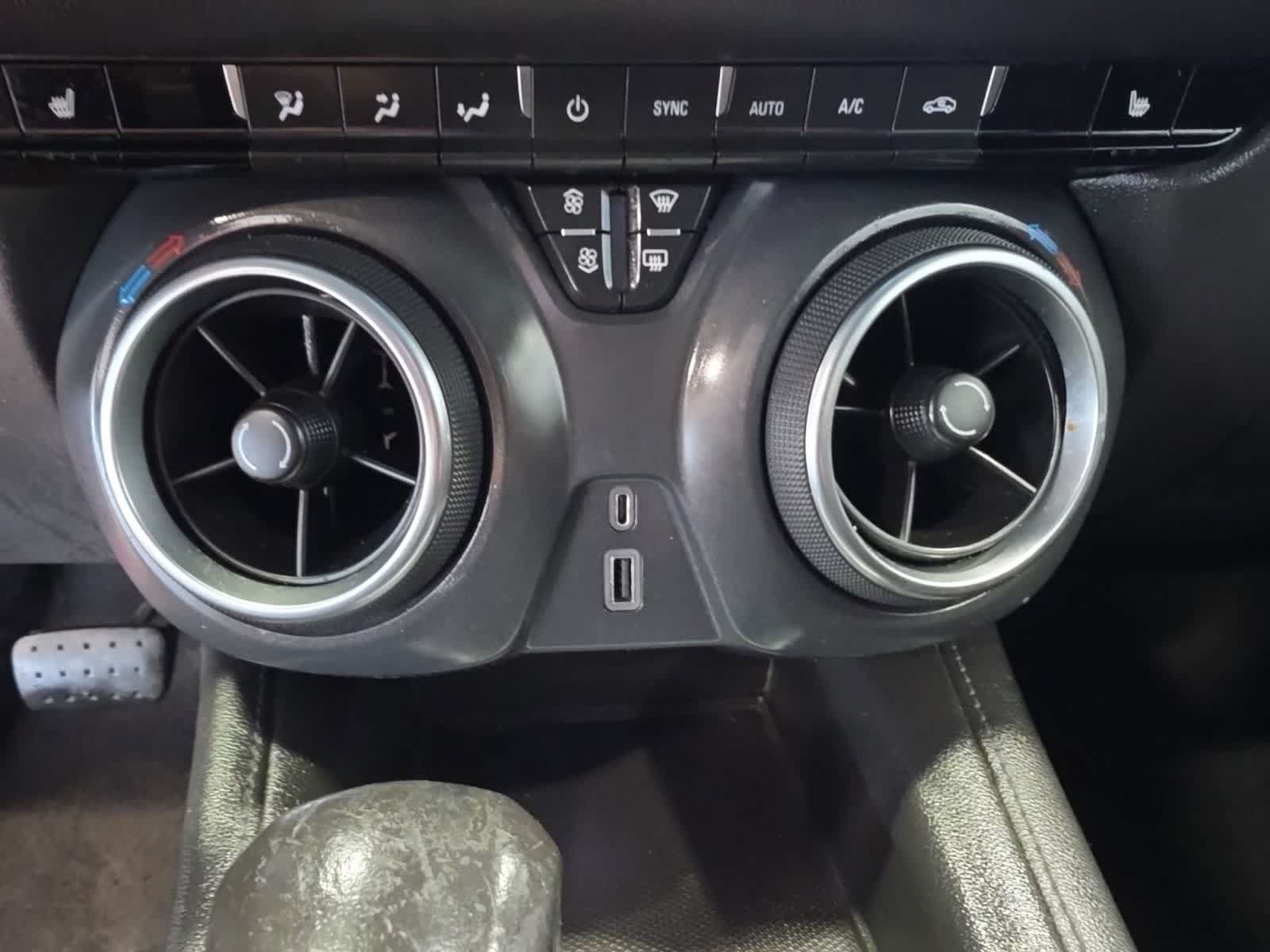 Used 2020 Chevrolet Blazer LT FWD image 23