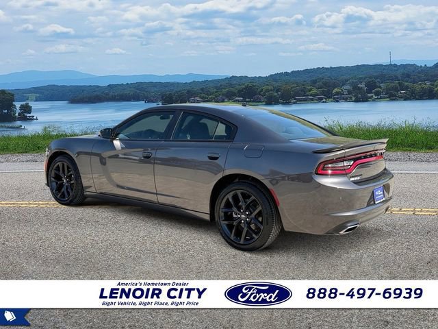 Used 2022 Dodge Charger SXT w/ Blacktop Package image 3