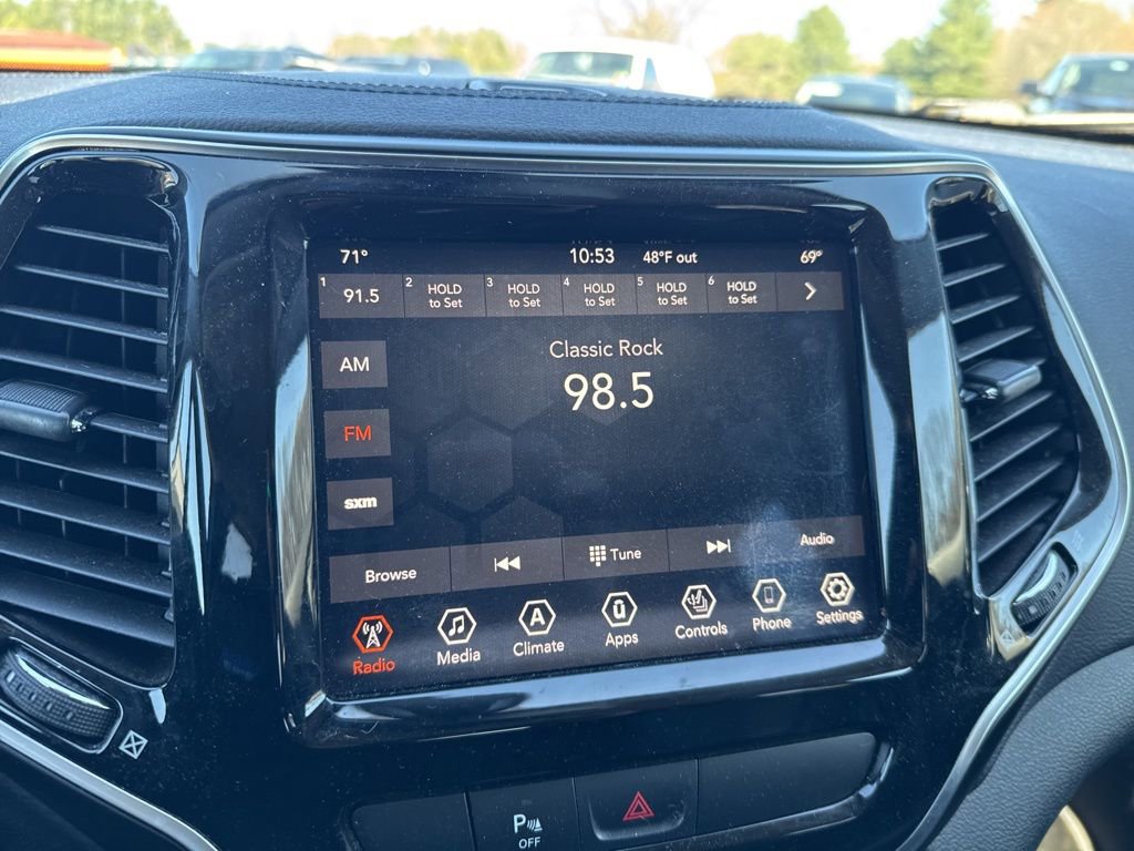 Used 2019 Jeep Cherokee Limited AWD/4WD image 17