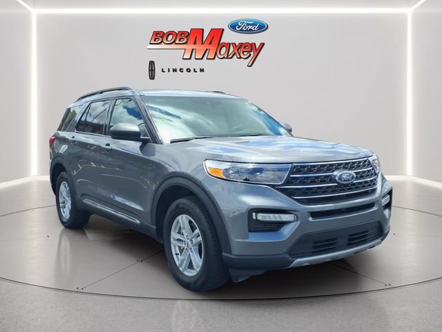 Certified 2024 Ford Explorer XLT w/ Equipment Group 202A AWD/4WD image 3