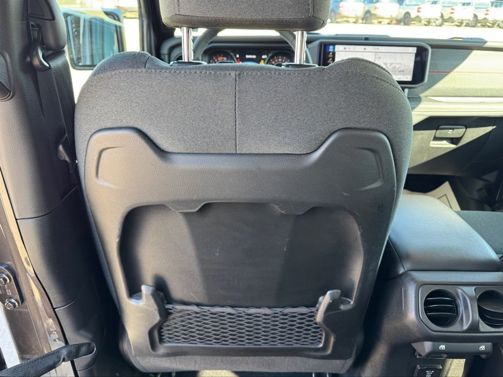 Used 2025 Jeep Wrangler Unlimited Rubicon image 29