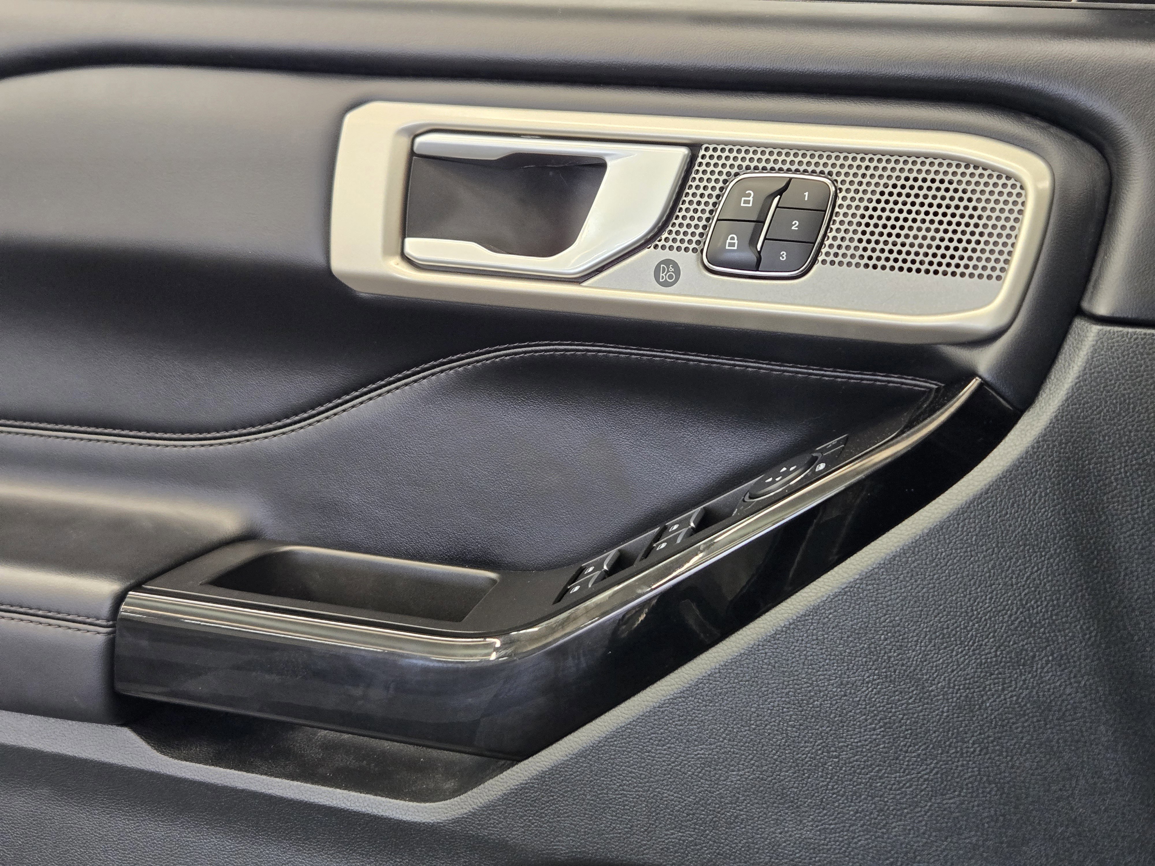 Certified 2023 Ford Explorer Platinum image 21