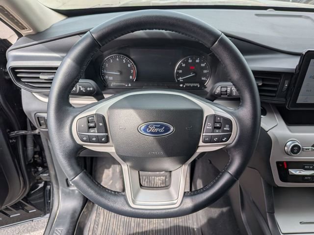 Certified 2023 Ford Explorer XLT w/ Class IV Trailer Tow Package image 9