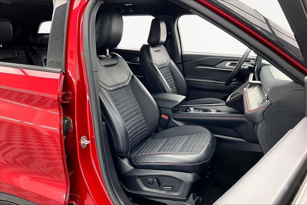 Certified 2025 Ford Explorer ST-Line w/ ST-Line Street Pack image 9