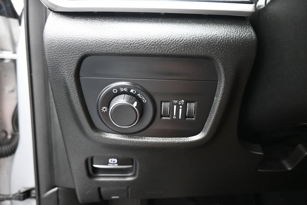 Used 2021 Jeep Grand Cherokee L Laredo AWD/4WD image 13