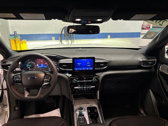 Certified 2024 Ford Explorer ST-Line w/ Class IV Trailer Tow Package AWD/4WD image 15