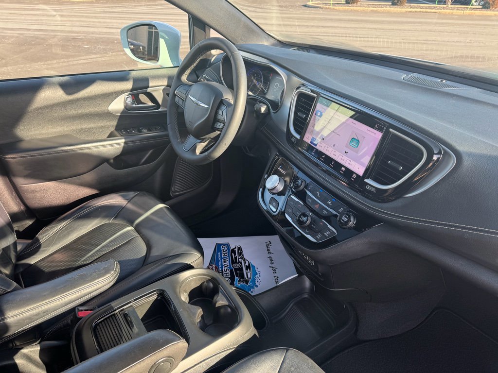 Used 2022 Chrysler Pacifica Touring-L w/ S Appearance Package image 14