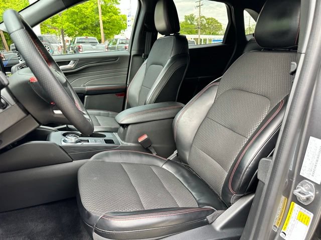 Certified 2024 Ford Escape ST-Line w/ Tech Pack #1 AWD/4WD image 31